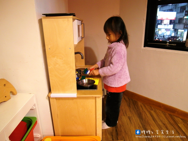 這里 Cafe & Restaurant:〖台中│美食〗這里 Cafe & Restaurant ❤ 咖啡輕食料理&親子友善餐廳,甜點超讚,還有平價又美味的商業午餐唷~~