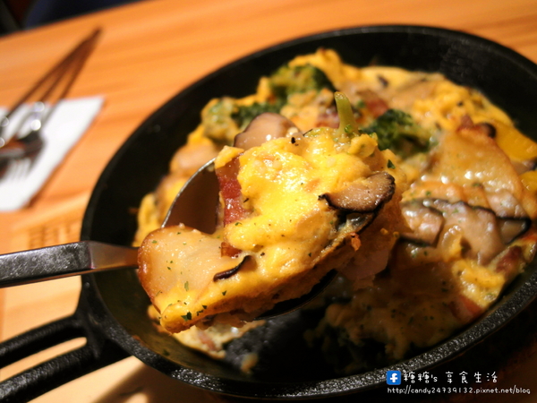 這里 Cafe & Restaurant:〖台中│美食〗這里 Cafe & Restaurant ❤ 咖啡輕食料理&親子友善餐廳,甜點超讚,還有平價又美味的商業午餐唷~~