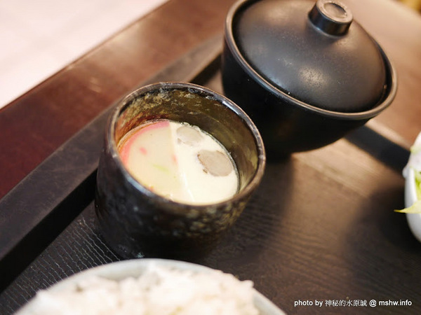 吉津日式定食：【食記】台中吉津日式玉定食@南屯捷運MRT溝仔墘 : 豬排口感還可以, 不過白飯偏乾略黏,配菜過於無味,蒸蛋略水