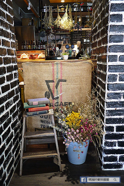 Coffee Please By Mastro:◆台北中山【Coffee Please By Mastro】多汁嫩香烤半雞超正點。台北義式餐廳。台北約會餐廳。復興北路美食。捷運南京復興美食