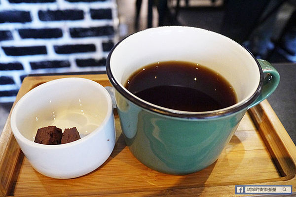 Coffee Please By Mastro:◆台北中山【Coffee Please By Mastro】多汁嫩香烤半雞超正點。台北義式餐廳。台北約會餐廳。復興北路美食。捷運南京復興美食