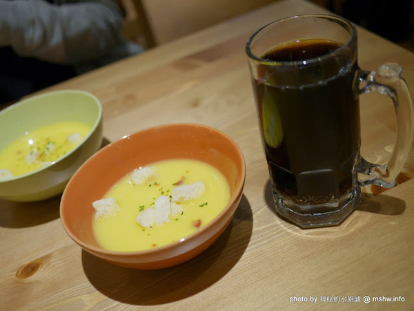 Mambo Burger慢堡(東海店):【食記】台中Mambo Burger 慢堡 (東海店)@龍井東海夜市捷運BRT東海別墅 : 口味與實力兼具, 值得慢慢品嘗的手作料理