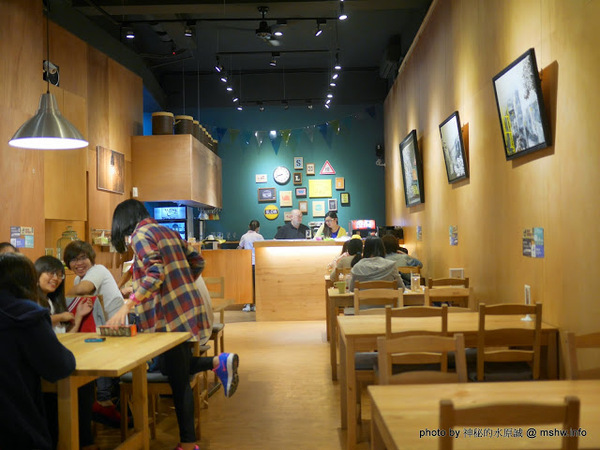 Mambo Burger慢堡(東海店):【食記】台中Mambo Burger 慢堡 (東海店)@龍井東海夜市捷運BRT東海別墅 : 口味與實力兼具, 值得慢慢品嘗的手作料理