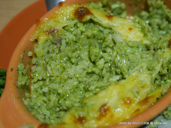 Mambo Burger慢堡(東海店):【食記】台中Mambo Burger 慢堡 (東海店)@龍井東海夜市捷運BRT東海別墅 : 口味與實力兼具, 值得慢慢品嘗的手作料理