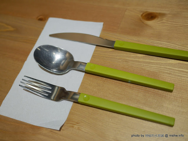 Mambo Burger慢堡(東海店):【食記】台中Mambo Burger 慢堡 (東海店)@龍井東海夜市捷運BRT東海別墅 : 口味與實力兼具, 值得慢慢品嘗的手作料理