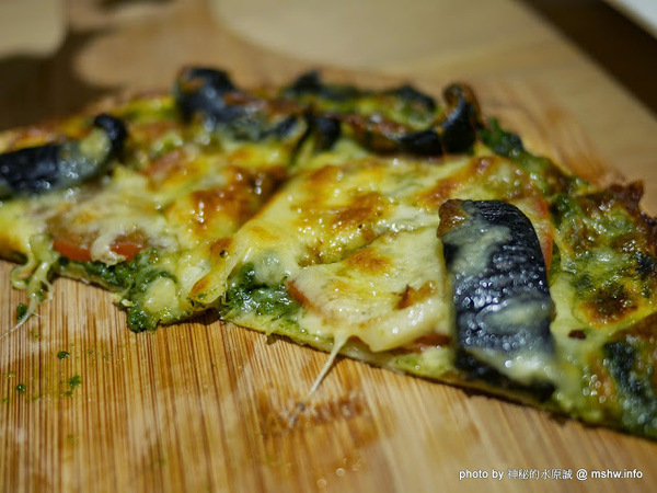 Mambo Burger慢堡(東海店):【食記】台中Mambo Burger 慢堡 (東海店)@龍井東海夜市捷運BRT東海別墅 : 口味與實力兼具, 值得慢慢品嘗的手作料理