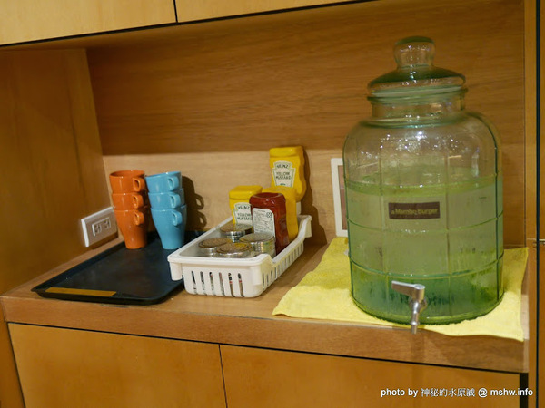 Mambo Burger慢堡(東海店):【食記】台中Mambo Burger 慢堡 (東海店)@龍井東海夜市捷運BRT東海別墅 : 口味與實力兼具, 值得慢慢品嘗的手作料理