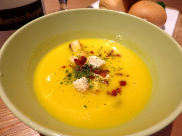 Mambo Burger慢堡(東海店)：在慢食的城堡裏輕食減壓.. Mambo Burger慢堡(東海店)