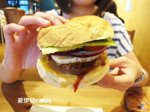 Mambo Burger慢堡(東海店):『台中東海_Mambo Burger慢堡(東海店)』緩慢的步調,讓你愜意度過美好的午餐時光~