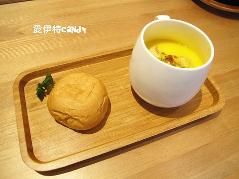 Mambo Burger慢堡(東海店):『台中東海_Mambo Burger慢堡(東海店)』緩慢的步調,讓你愜意度過美好的午餐時光~