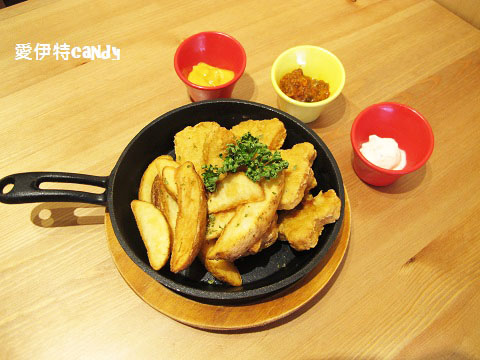 Mambo Burger慢堡(東海店):『台中東海_Mambo Burger慢堡(東海店)』緩慢的步調,讓你愜意度過美好的午餐時光~