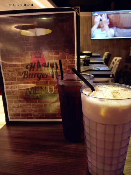 嘿堡哥美式火烤漢堡店HAH Burger：[台北] 口碑券體驗 嘿堡哥美式火烤漢堡店 HAH Burger  整個就是聊天好所在呀!