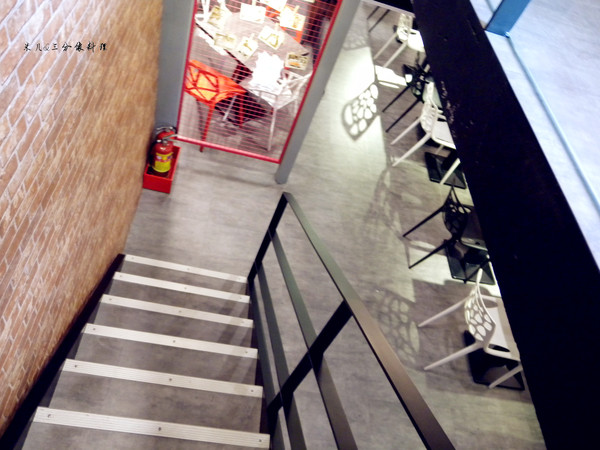 嘿堡哥美式火烤漢堡店HAH Burger：[台北] 口碑券體驗 嘿堡哥美式火烤漢堡店 HAH Burger  整個就是聊天好所在呀!