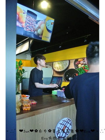 寶島菠蘿團(台中一中店)：【遊記】oO。台中 一中街 寶島菠蘿團 　 傳統又美味的挫冰，是夏天的一大選擇～。o○。