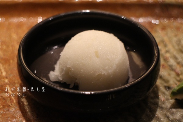 黑毛屋(南港中信店):南港‧涮涮鍋『乾杯黑毛屋 澳洲和牛鍋物專門店』南港中信店新開幕