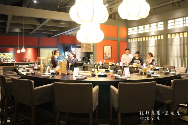 黑毛屋(南港中信店):南港‧涮涮鍋『乾杯黑毛屋 澳洲和牛鍋物專門店』南港中信店新開幕