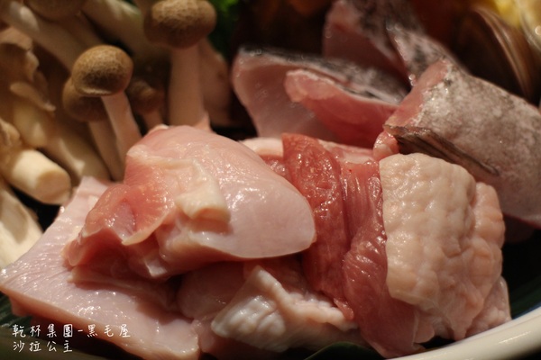 黑毛屋(南港中信店):南港‧涮涮鍋『乾杯黑毛屋 澳洲和牛鍋物專門店』南港中信店新開幕