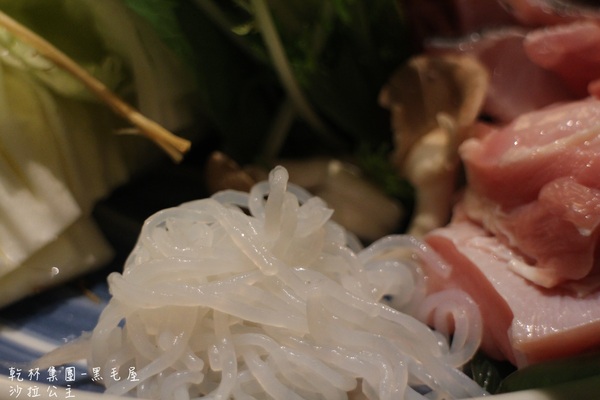 黑毛屋(南港中信店):南港‧涮涮鍋『乾杯黑毛屋 澳洲和牛鍋物專門店』南港中信店新開幕