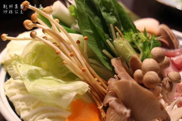 黑毛屋(南港中信店):南港‧涮涮鍋『乾杯黑毛屋 澳洲和牛鍋物專門店』南港中信店新開幕