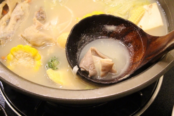 御品饗：[台南]家族朋友聚會 道地好味道 粵式煲鍋+港式煲仔飯 御品饗