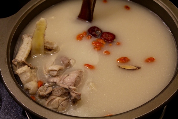 御品饗：[台南]家族朋友聚會 道地好味道 粵式煲鍋+港式煲仔飯 御品饗