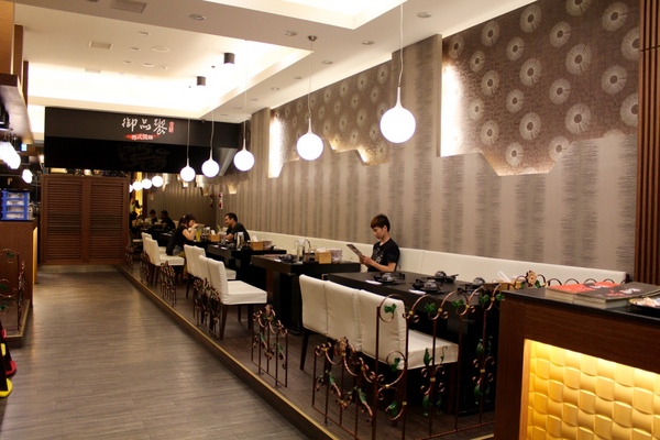 御品饗：[台南]家族朋友聚會 道地好味道 粵式煲鍋+港式煲仔飯 御品饗