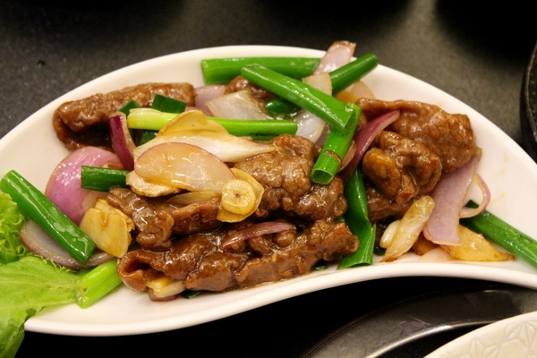 御品饗：[台南]家族朋友聚會 道地好味道 粵式煲鍋+港式煲仔飯 御品饗