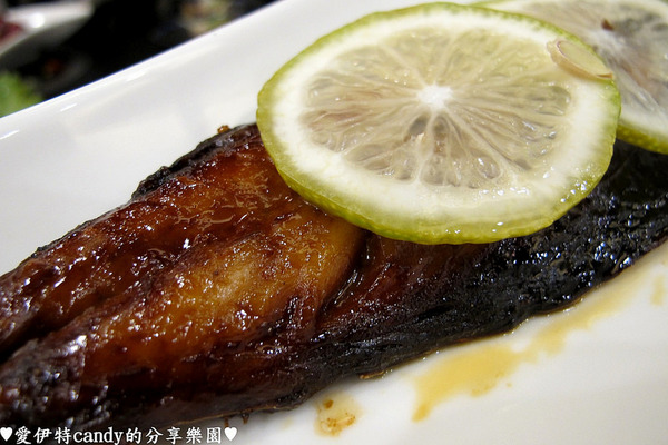 御品饗：『台南中西區_御品饗煲鍋』激推的胡椒豬肚雞煲湯！配上限量野生沙公，暖暖好舒服~