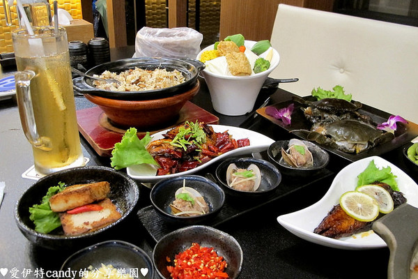 御品饗：『台南中西區_御品饗煲鍋』激推的胡椒豬肚雞煲湯！配上限量野生沙公，暖暖好舒服~