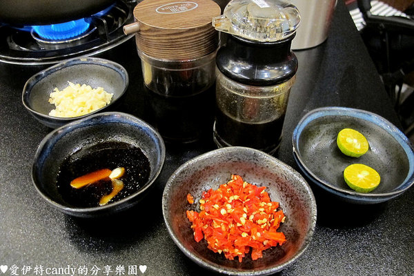 御品饗：『台南中西區_御品饗煲鍋』激推的胡椒豬肚雞煲湯！配上限量野生沙公，暖暖好舒服~