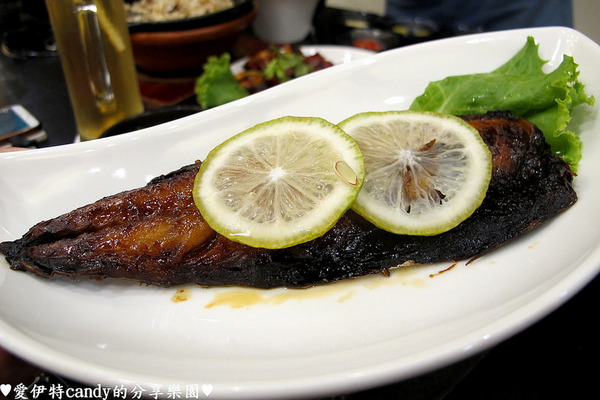 御品饗：『台南中西區_御品饗煲鍋』激推的胡椒豬肚雞煲湯！配上限量野生沙公，暖暖好舒服~