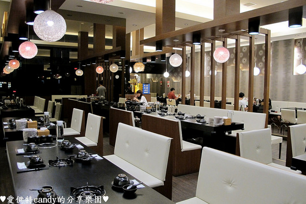 御品饗：『台南中西區_御品饗煲鍋』激推的胡椒豬肚雞煲湯！配上限量野生沙公，暖暖好舒服~