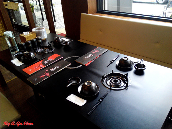 御品饗：【臺南Ω中西區】御品饗煲鍋。對品質、用料、口味都有所堅持的宮廷級食補料理