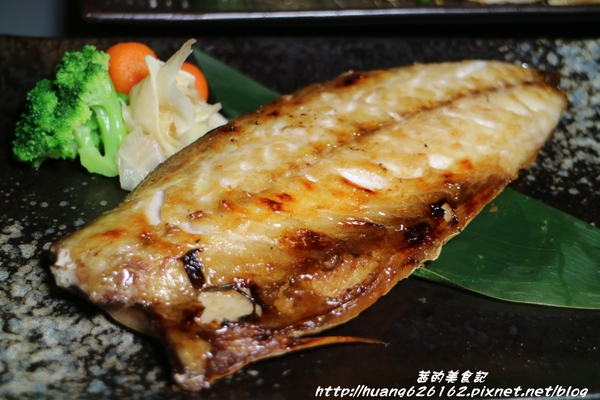 花漁新和風料理:【 台北大安區】大安站平價日式料理『花漁新和風料理 』食材新鮮CP值高 推薦超值套餐/定食/丼飯