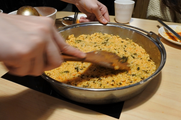 Tigertopoki泰一格 韓國年糕火鍋(阪急百貨):【台北信義.美食 】Tigertopoki泰一格 韓國年糕火鍋 ☆ 一鍋兩吃辣得過癮