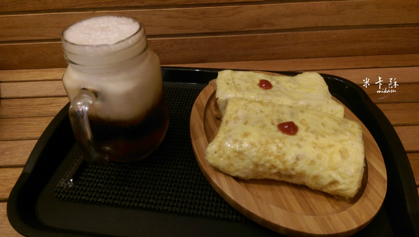 Bodis 手作三明治咖啡設計：【高雄/食﹡苓雅】蛋包飯三明治．中西合併超特別．Bodis 手作三明治咖啡設計