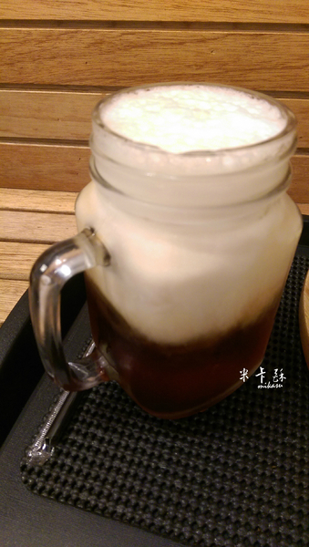 Bodis 手作三明治咖啡設計：【高雄/食﹡苓雅】蛋包飯三明治．中西合併超特別．Bodis 手作三明治咖啡設計