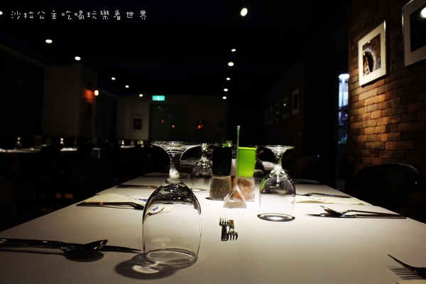 星辰牛排:東區人氣餐廳『星辰牛排』捷運國父紀念館牛排/近華視