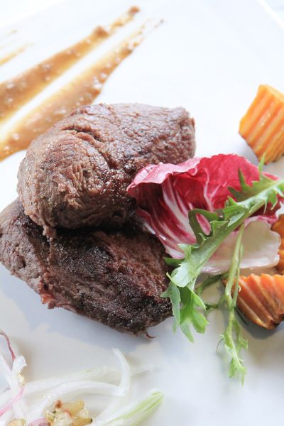 星辰牛排、捷運周邊美食、國父紀念館、大巨蛋、