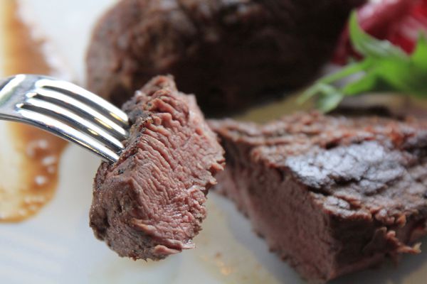 星辰牛排、捷運周邊美食、國父紀念館、大巨蛋、