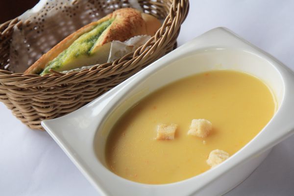 星辰牛排、捷運周邊美食、國父紀念館、大巨蛋、