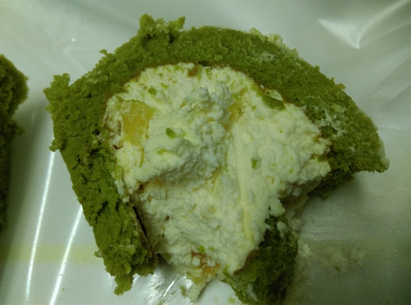 稻香緣手工蛋糕：稻香緣手工蛋糕抹茶卡士達鮮奶捲當抹茶與純淨鮮奶相遇~