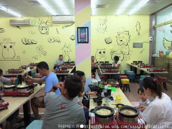 好日子迷你石頭火鍋:【美食特搜。屏東市】好日子迷你石頭火鍋(邀稿文)。百元鍋物 貓頭鷹主題 兒童遊戲室 親子餐廳特別推薦