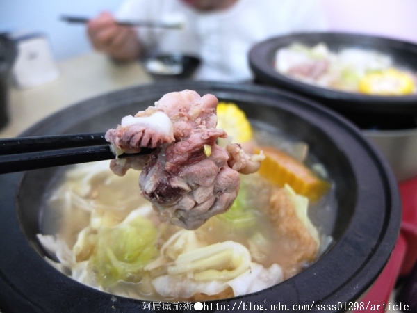 好日子迷你石頭火鍋:【美食特搜。屏東市】好日子迷你石頭火鍋(邀稿文)。百元鍋物 貓頭鷹主題 兒童遊戲室 親子餐廳特別推薦