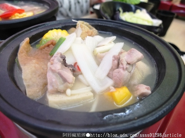 好日子迷你石頭火鍋:【美食特搜。屏東市】好日子迷你石頭火鍋(邀稿文)。百元鍋物 貓頭鷹主題 兒童遊戲室 親子餐廳特別推薦