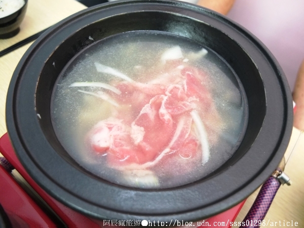 好日子迷你石頭火鍋:【美食特搜。屏東市】好日子迷你石頭火鍋(邀稿文)。百元鍋物 貓頭鷹主題 兒童遊戲室 親子餐廳特別推薦