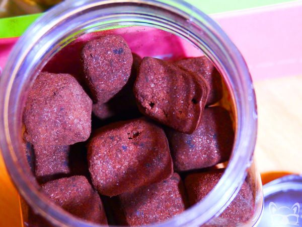 吉圓品伴手禮鮮餅鋪:多樣糕餅甜點。【吉圓品伴手禮鮮餅鋪】-結緣品。與糕餅甜點結緣囉!