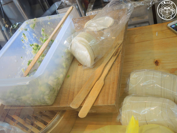 鎮新記飲茶餐廳：呷飽祙【台中西屯･鎮新記】有長翅膀的銷魂煎餃