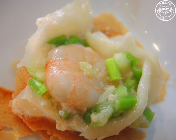 鎮新記飲茶餐廳：呷飽祙【台中西屯･鎮新記】有長翅膀的銷魂煎餃