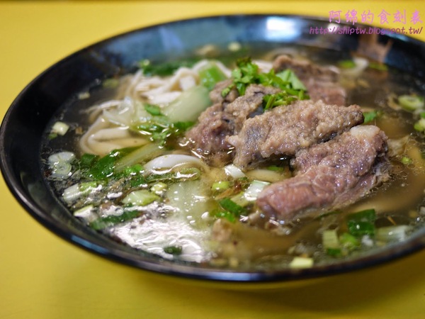 大方牛肉麵：桃園市桃園區 [大方牛肉麵] 原汁排骨麵麵Q肉大塊